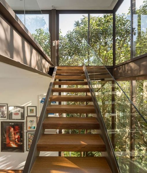 玻璃钢结构别墅楼梯设计