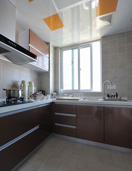现代风格家居设计厨房效果图