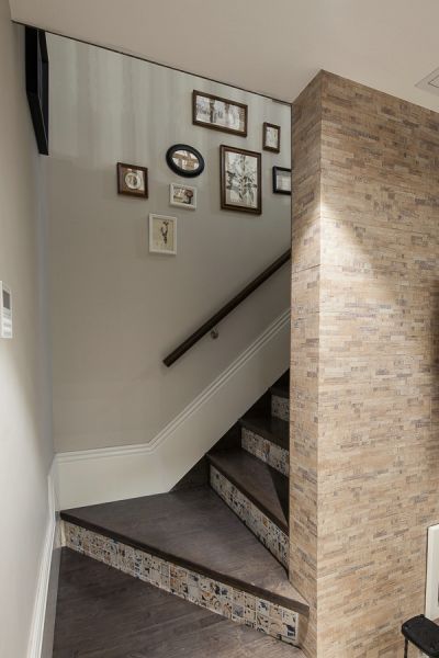 美式风格别墅楼梯家装设计效果图