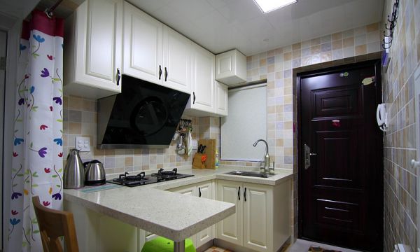 现代厨房室内装饰设计效果图片