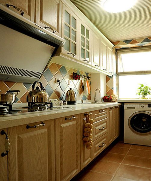 田园风格室内厨房装饰设计效果图片