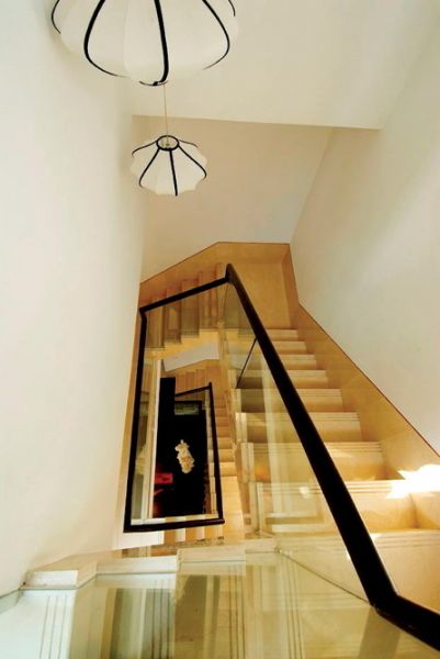 现代风格别墅楼梯装饰设计效果图