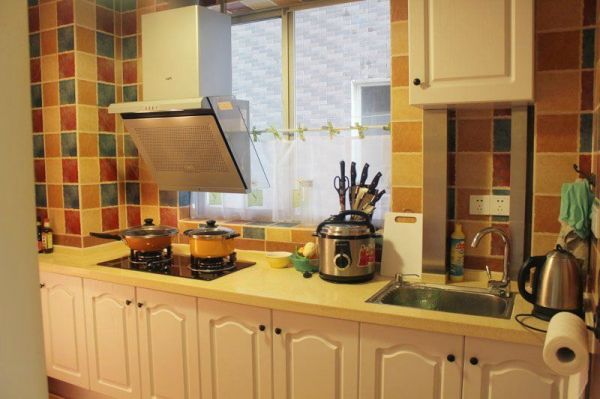 田园风格设计厨房室内装饰图片