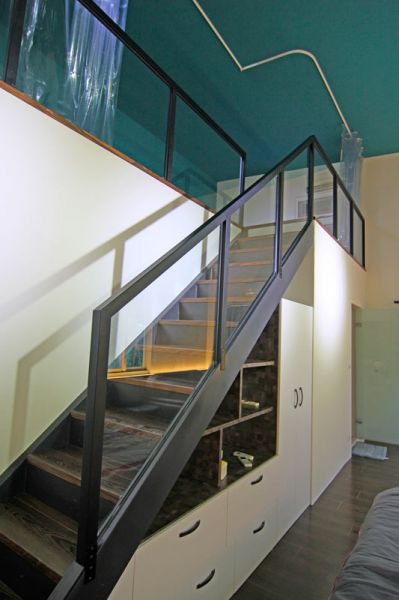 现代风格别墅室内楼梯装饰效果图