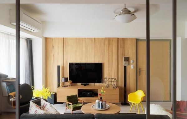 北欧风格公寓实木电视墙效果图