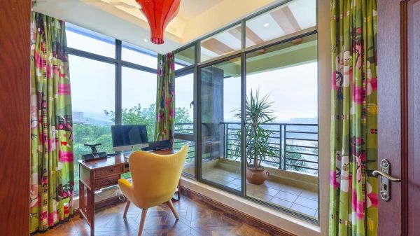 东南亚风格设计室内阳台装饰图片