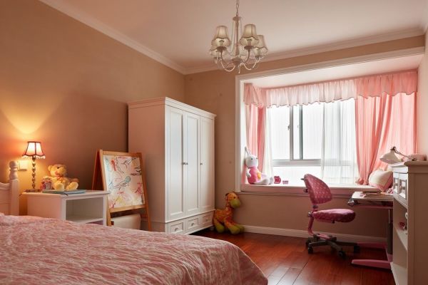 粉色简约美式儿童房间装修