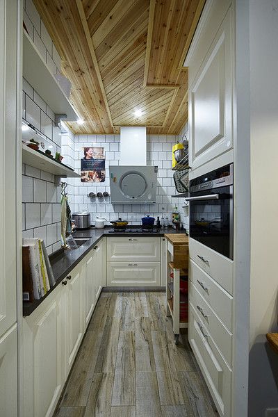 北欧风格U型厨房装修参考