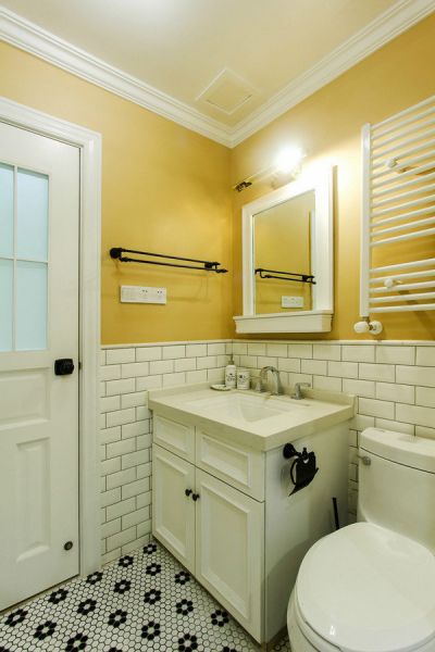温馨黄色美式家居卫生间装饰