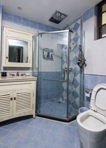 地中海风格现代复式卫生间装修图片