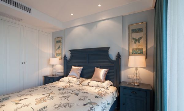 淡蓝色美式卧室装饰布置