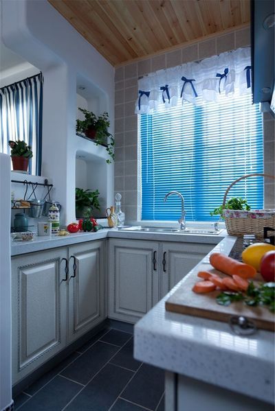 地中海风格设计室内厨房装修效果图片