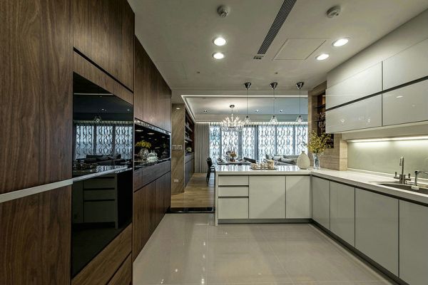现代简约豪宅厨房设计