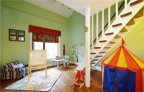 香草色欧式儿童房家装设计