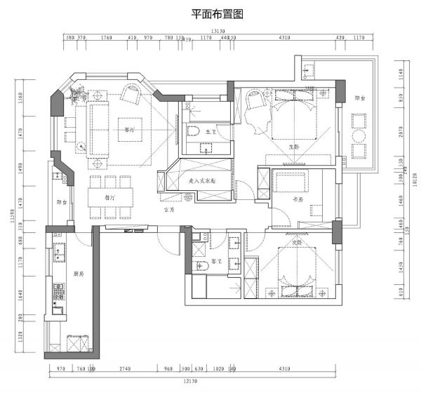 一家四口居住，俩老人家年轻两口子，主要还是听