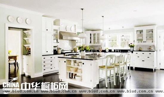 现代简约白色厨房设计 打造别具一格的都市家居