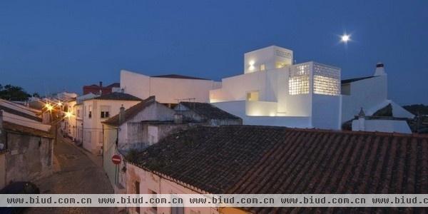 29图晒葡萄牙现代风格与复古元素融合的住宅