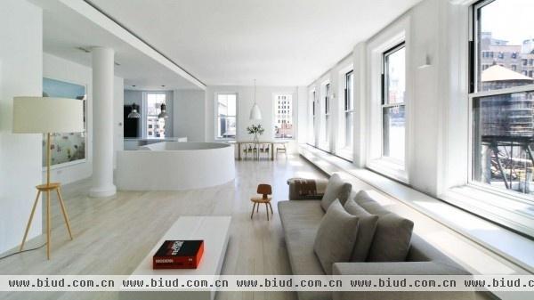 简约而不简单的纽约时尚纯白公寓设计(组图)