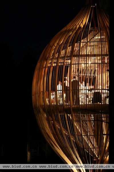 超凡脱俗的用餐体验 树灯笼餐厅创意设计(图)