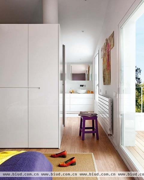 木质地板清新家 个性十足的两室瑞典公寓(图)