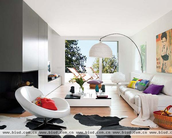 木质地板清新家 个性十足的两室瑞典公寓(图)
