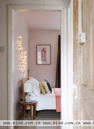 粉色装点清新混搭 有声有色的家居设计