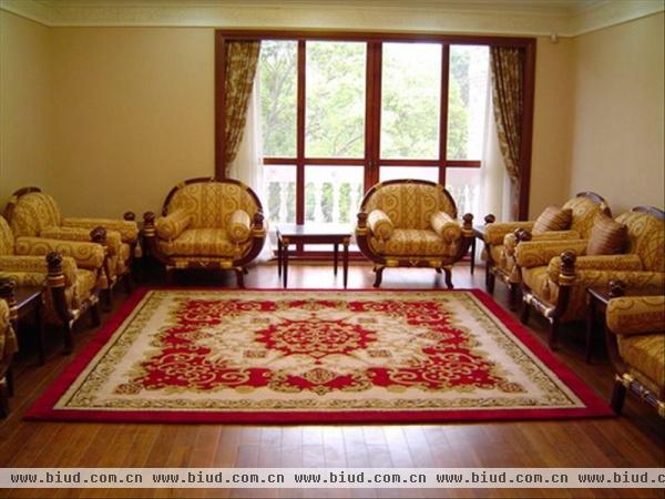家居地毯搭配术扮萌地板点缀居室空间