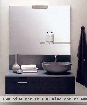 节省空间，共赏卫浴柜的规整设计