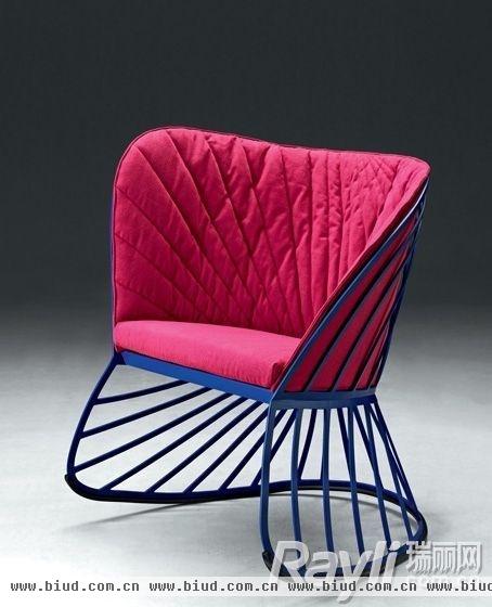 Molteni&C红色座椅，线条感设计俏皮有趣
