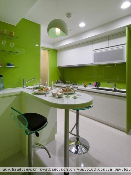89平炫彩3室美家 餐厅厨房一体设计+色彩划分