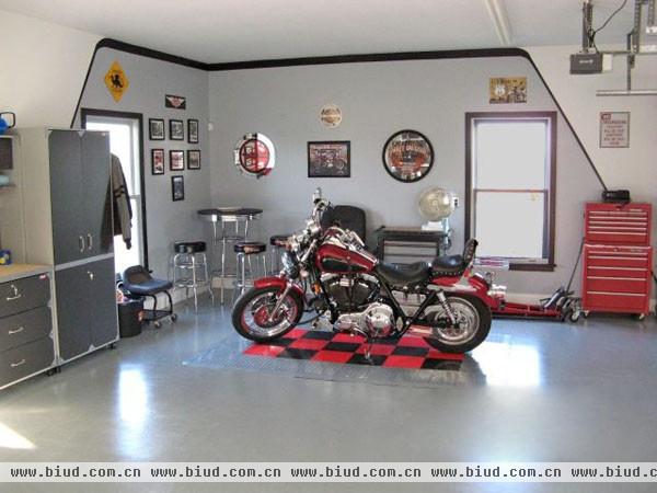 怎一个帅字了得 把摩托车搬进家的空间设计