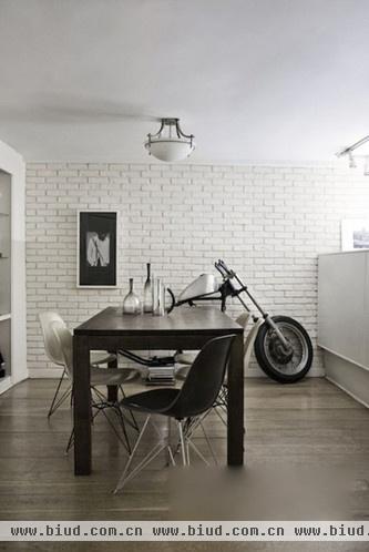 怎一个帅字了得 把摩托车搬进家的空间设计