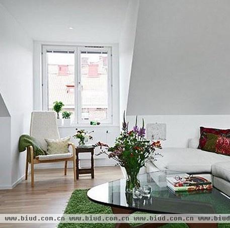 瑞典白色现代斜顶公寓 清新绿茶系