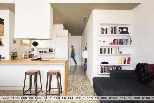 释放空间四室变两室 西班牙现代家居设计(图)