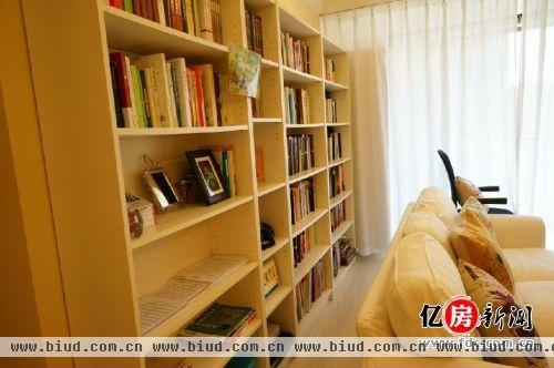 书架和沙发