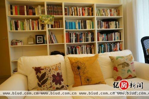 书架和沙发