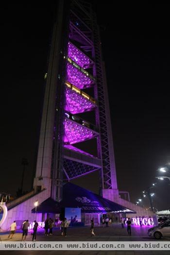 《艳遇》在北京奥林匹克公园中心区最高建筑——玲珑塔举行了首映礼