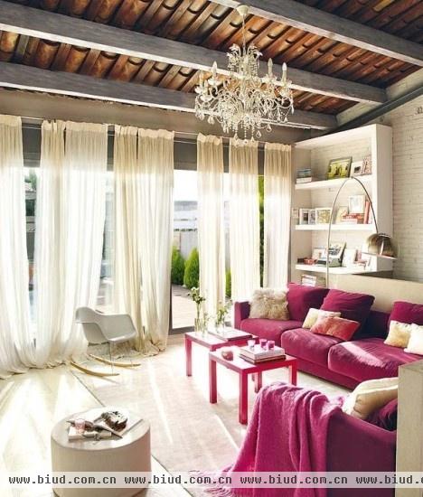 巴塞罗那复古迷人公寓 紫色调的神秘魅力(图)