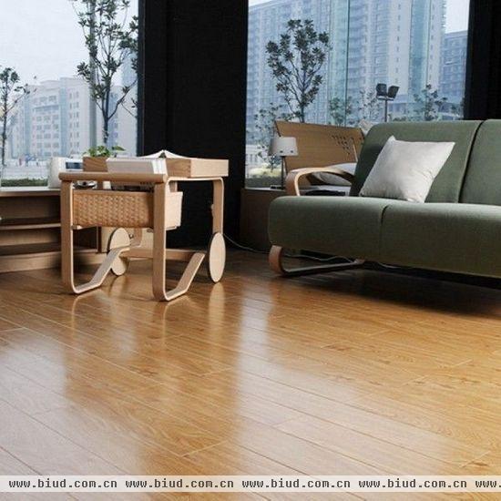 实木地板最经济的保养方法 保持室内通风