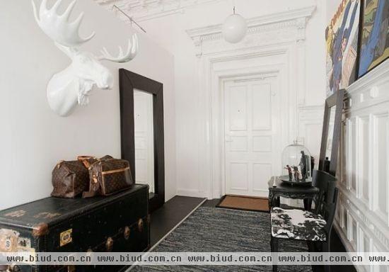 70平黑白色调瑞典公寓 小户型创造大空间(图)
