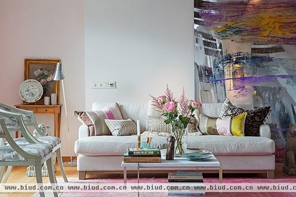 优雅地板色彩满屋 斯德哥尔摩的艺术公寓(图)