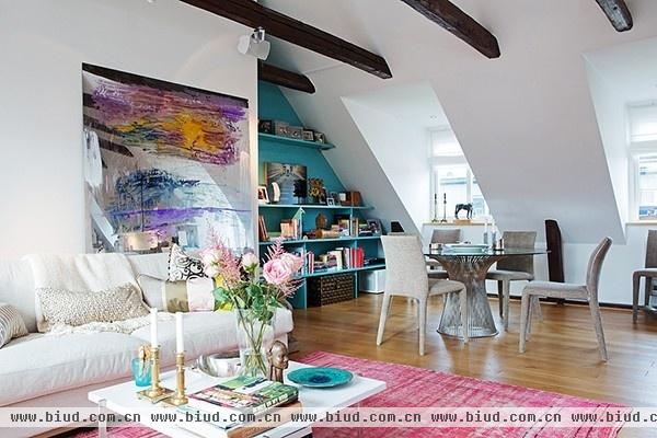 优雅地板色彩满屋 斯德哥尔摩的艺术公寓(图)
