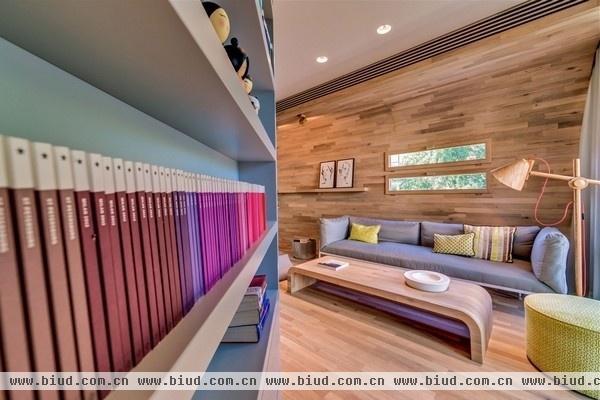 原木装饰盎然生机 最炫色彩风以色列公寓(图)