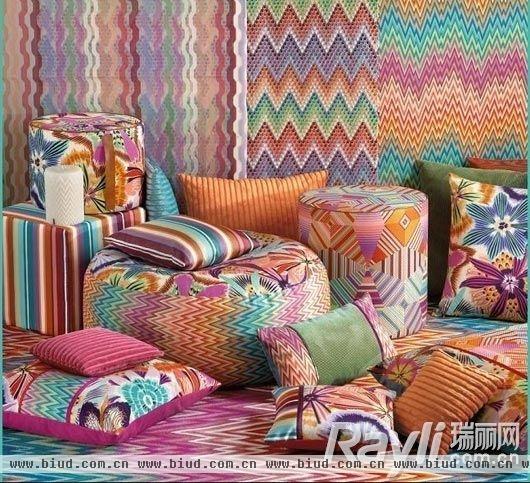 米索尼(MISSONI)经典延续的MISSONI HOME,以几何抽象图案和多彩条纹为绝对主题