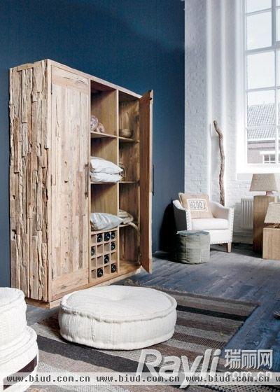 木色衣柜给卧室增添天然的美感　LODSH