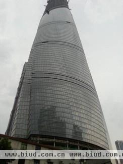 中国第一高楼上海中心封顶 北新建材龙牌再创新高