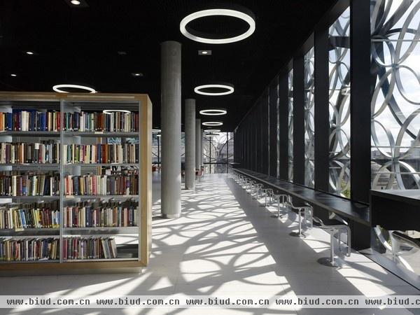 伯明翰图书馆：时代和建筑肌理的改变(组图)