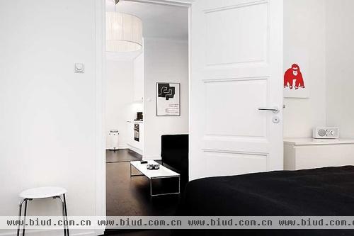 纯色软装设计 47平方的爽朗个性公寓(组图)
