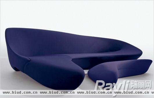 Zaha Hadid宝石蓝流线感沙发焕发着梦幻般的未来感　
