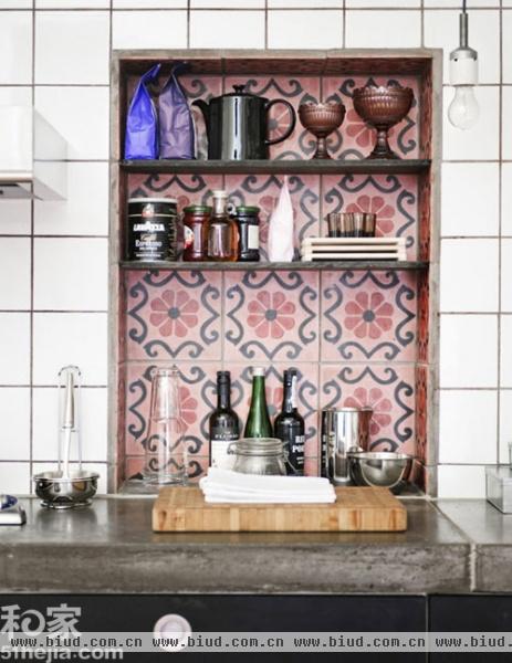厨房也做微整形 各种娇俏美瓷砖撑起厨房空间